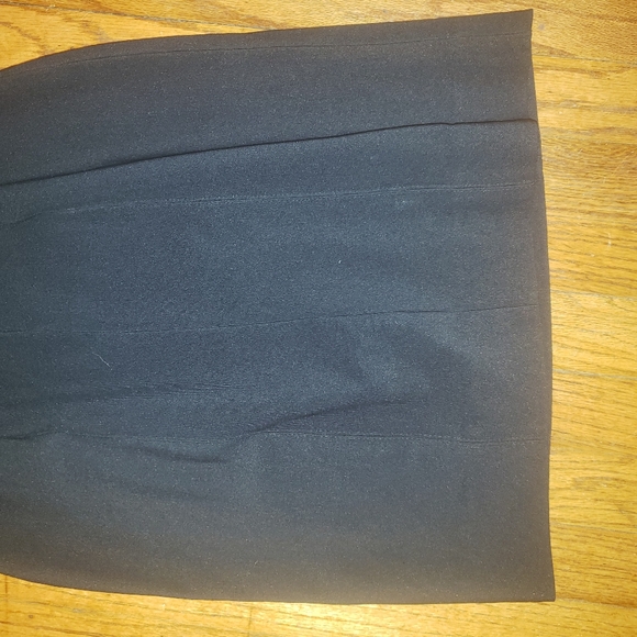 Bebe LBD layered neckline Size Small bodycon dress with slimming design - Picture 6 of 11